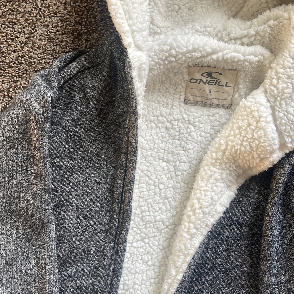 ONeill Sweater - Picture 2 of 3